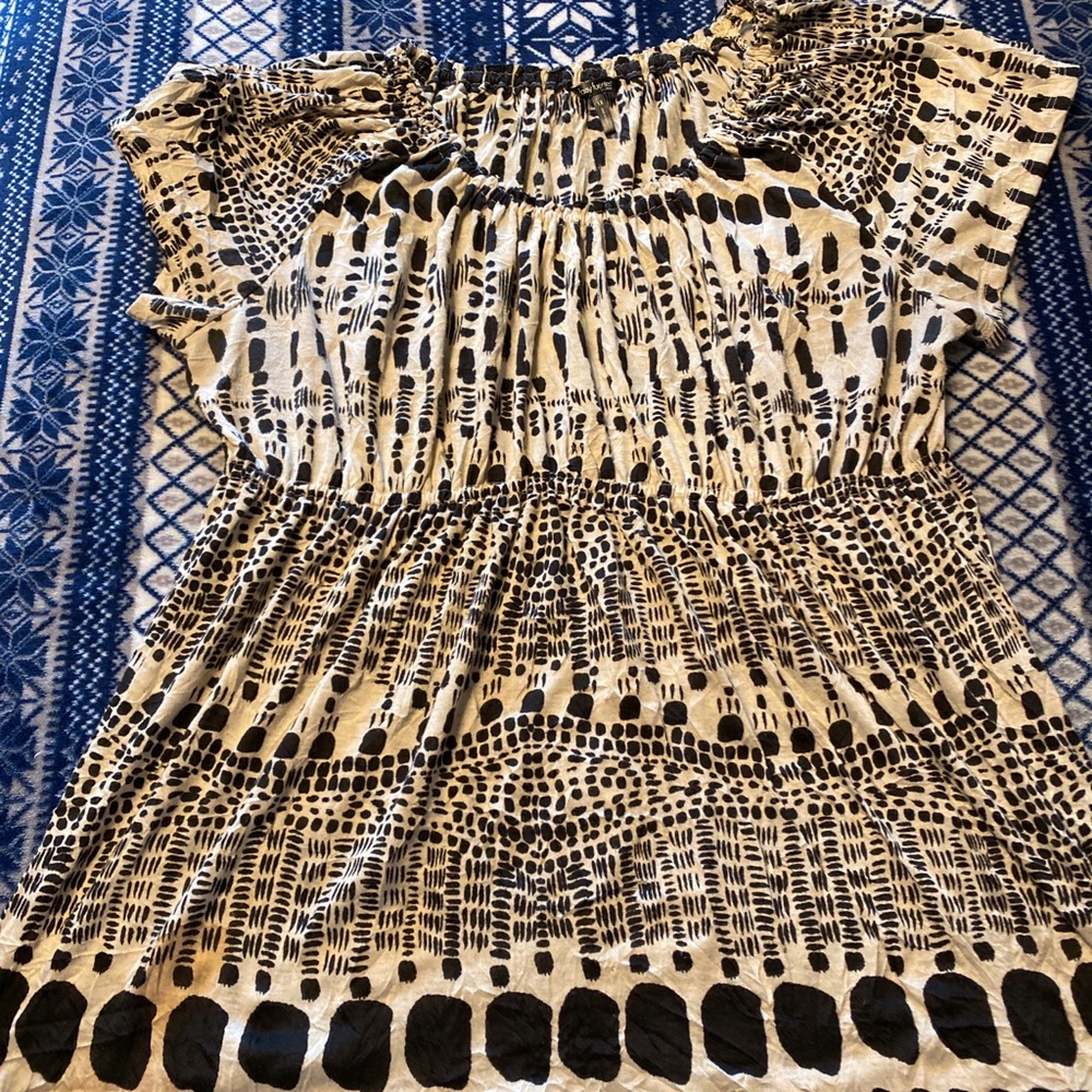 Daisy Fuentes 1X cute, stretchy top!